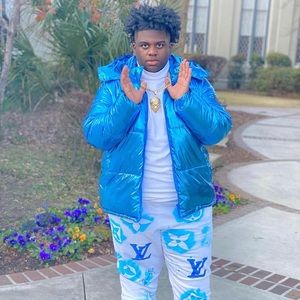 Meet your Posher, Troy